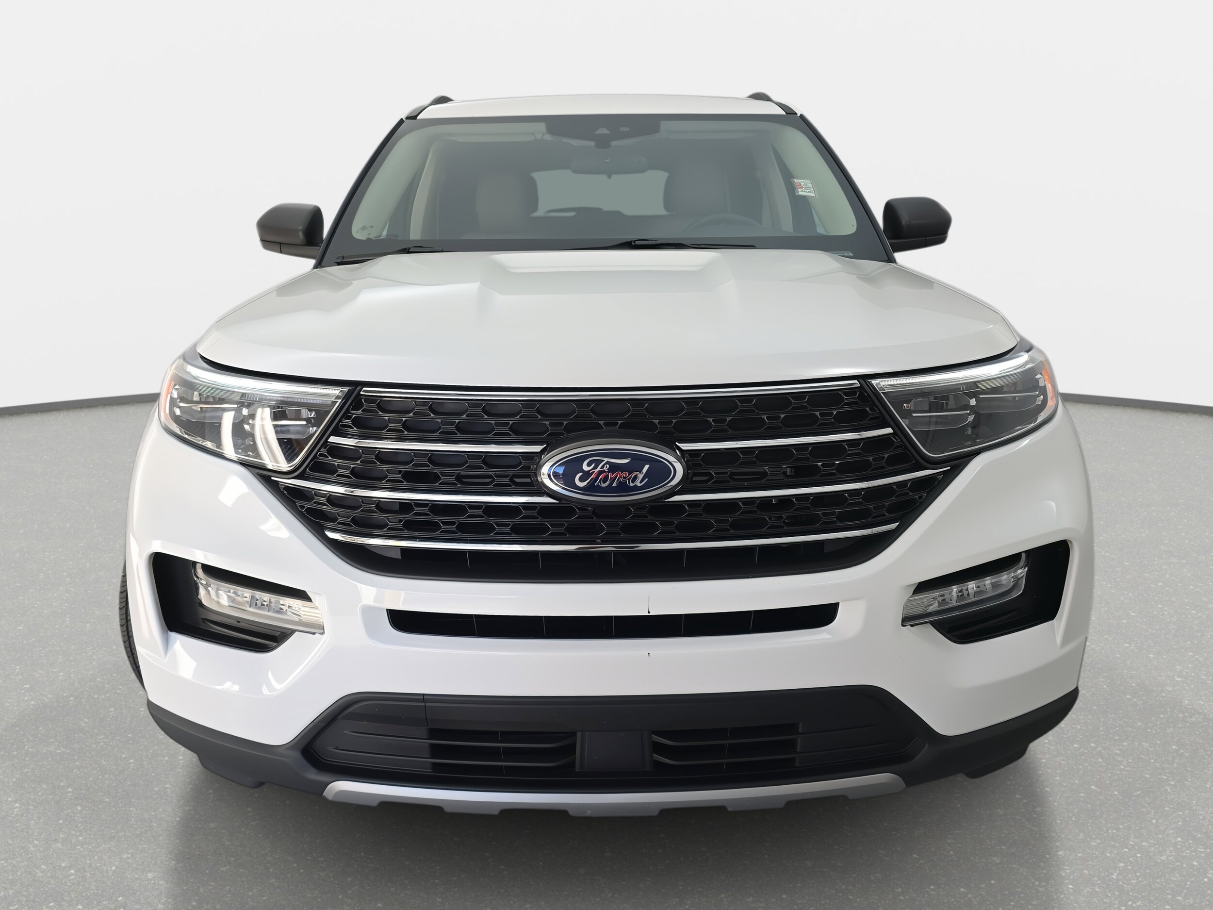 2023 Ford Explorer XLT photo 2
