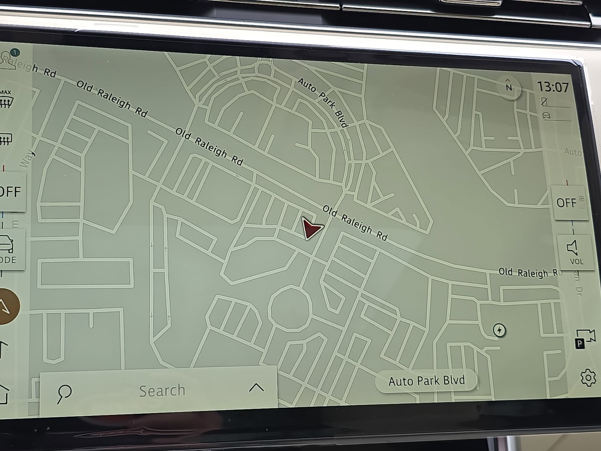 2026 Land Rover Range Rover SE - Photo 22