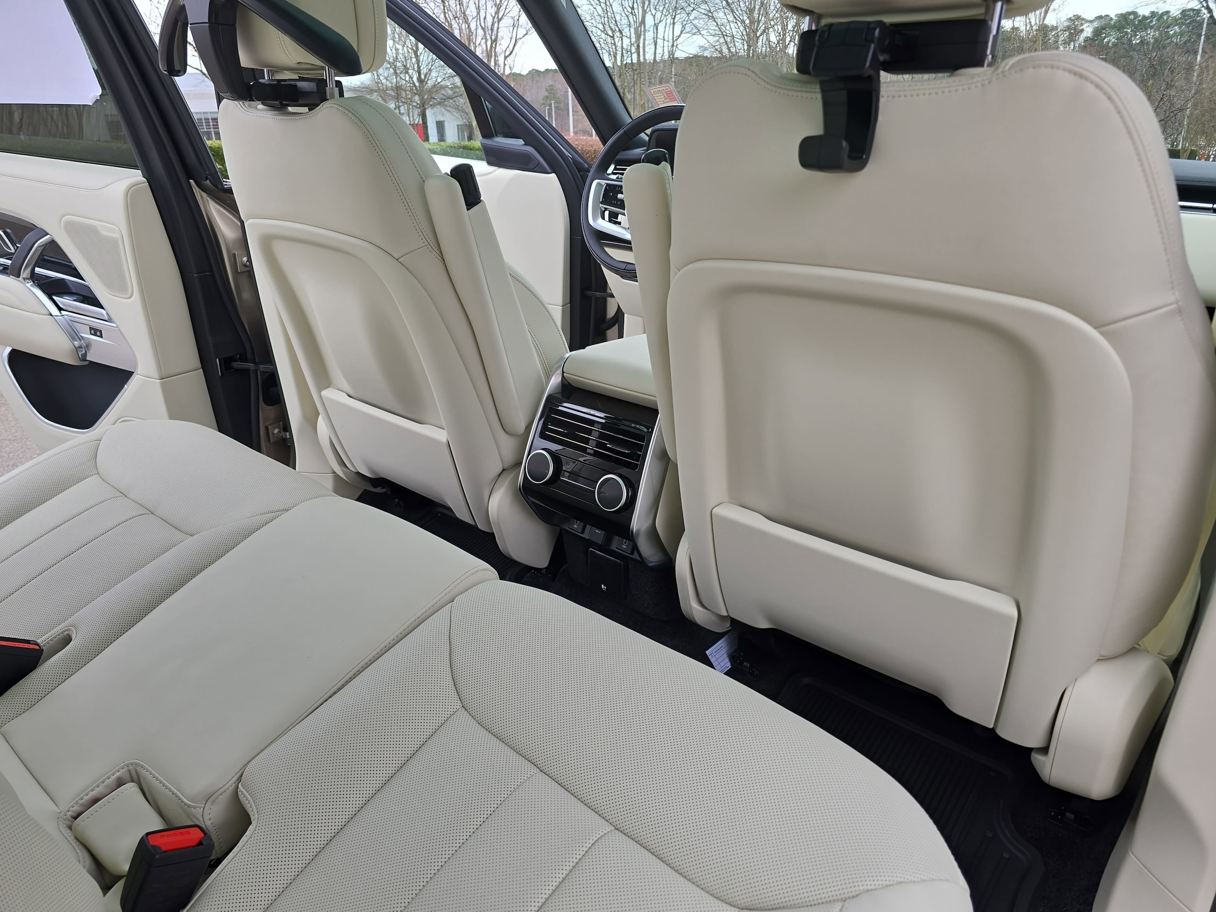 2026 Land Rover Range Rover SE - Photo 11