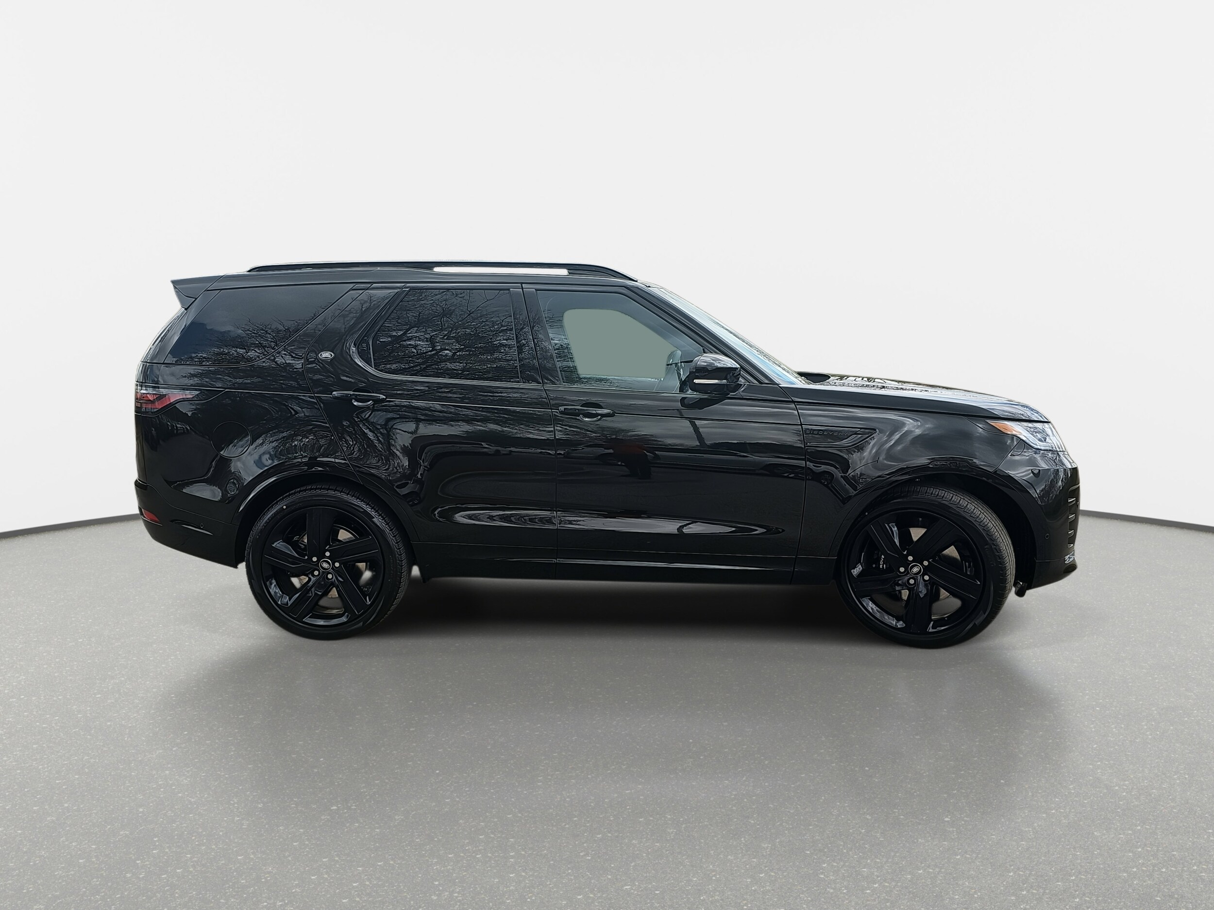 2025 Land Rover Discovery Metropolitan Edition photo 4