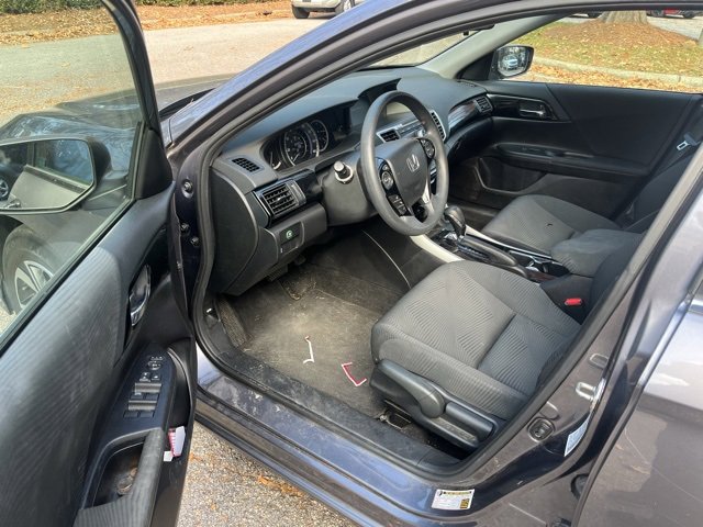 2017 Honda Accord LX photo 4