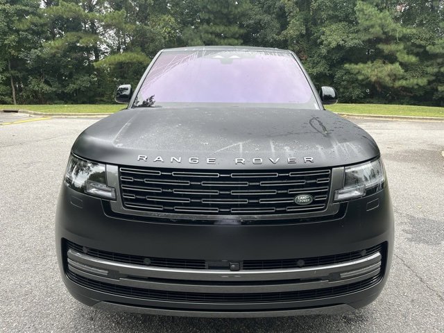 2023 Land Rover Range Rover SE photo 3