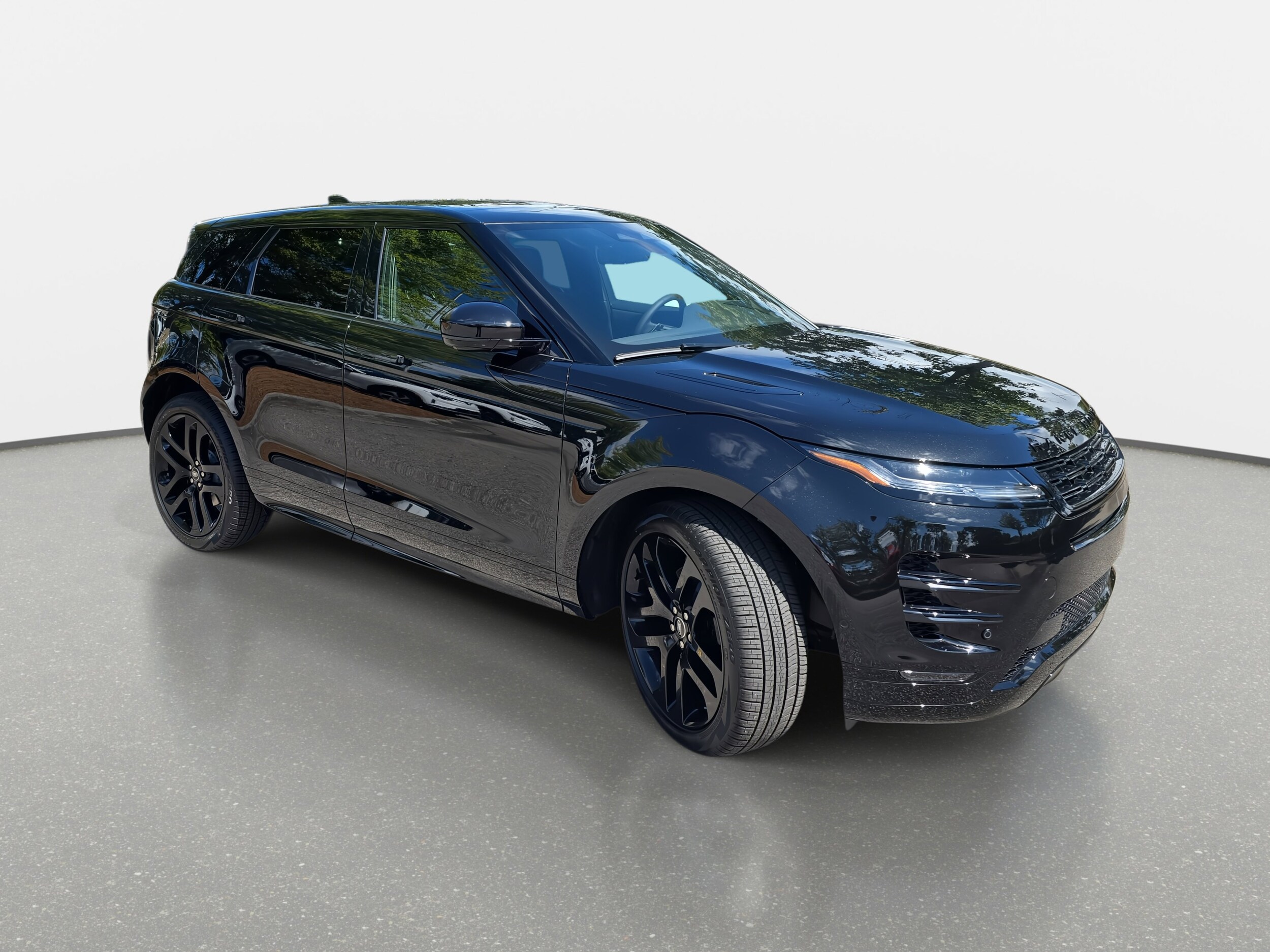 2026 Land Rover Range Rover Evoque Dynamic SE photo 3