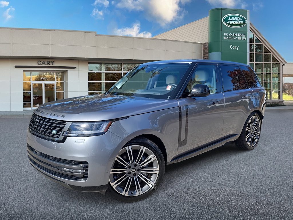 New 2025 Land Rover Range Rover SE SUV