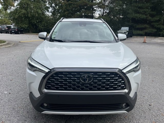 2022 Toyota Corolla Cross XLE photo 3