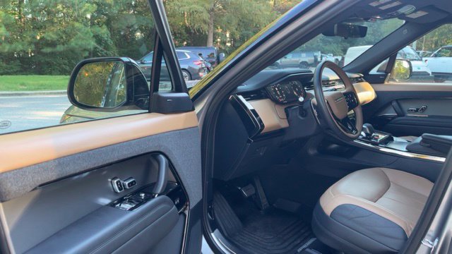 Used 2025 Land Rover Range Rover Sport Dynamic SE SUV