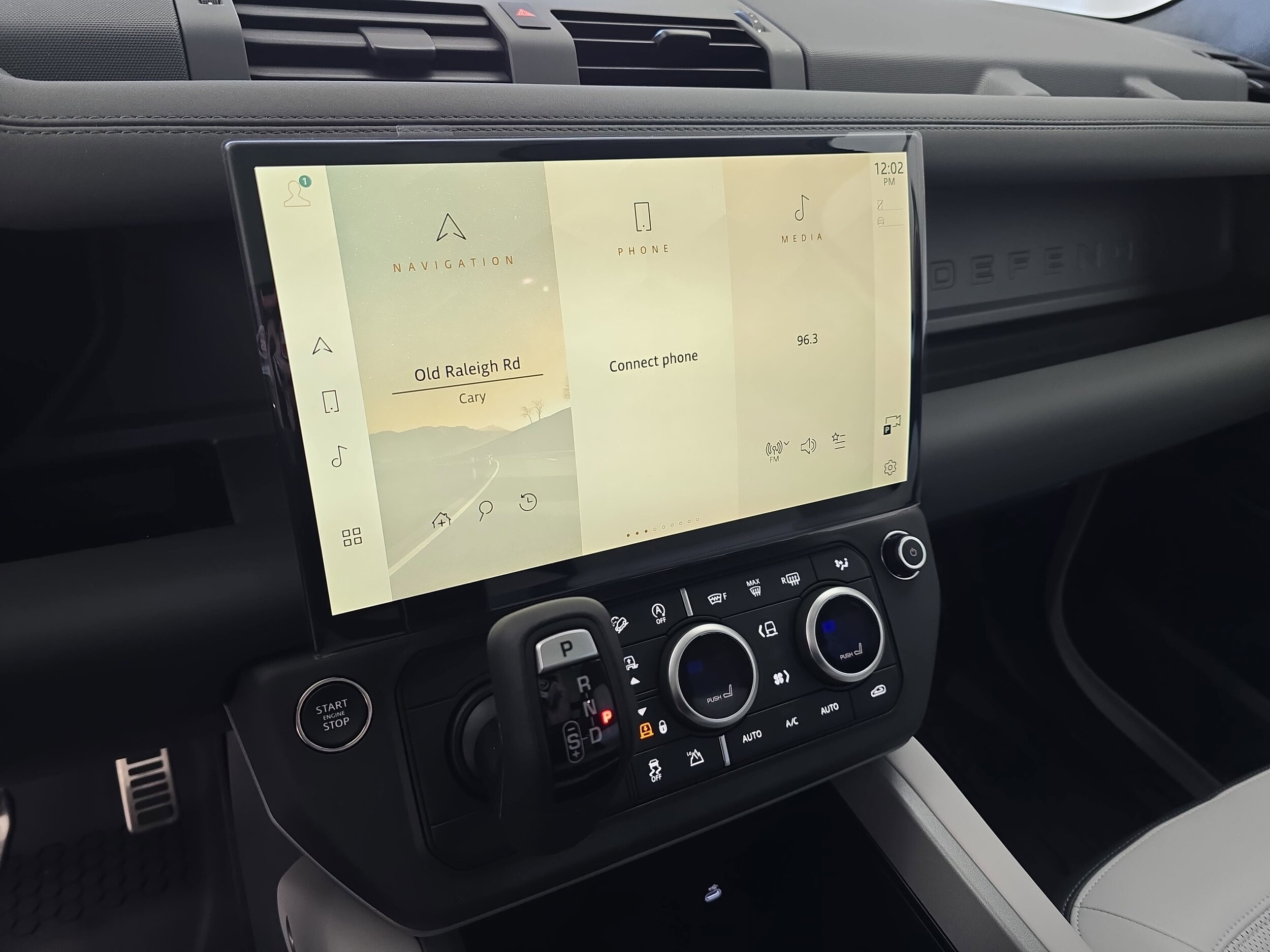2026 Land Rover Defender V8 - Photo 19