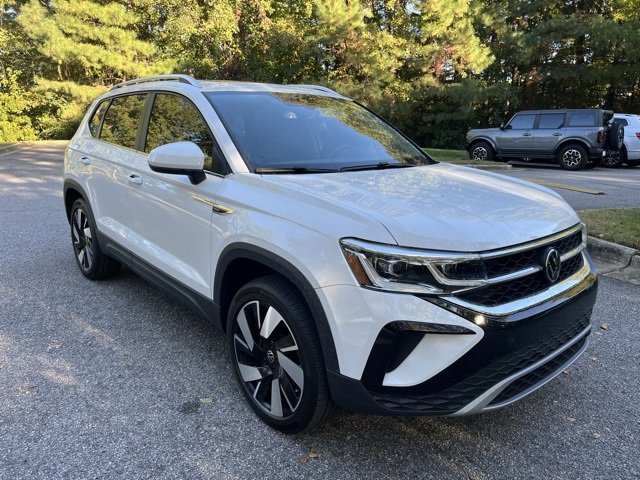 2024 Volkswagen Taos SEL photo 2