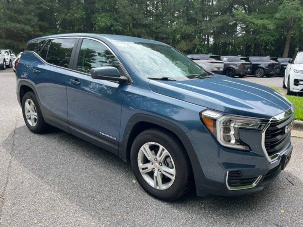 Used 2024 GMC Terrain SLE SUV