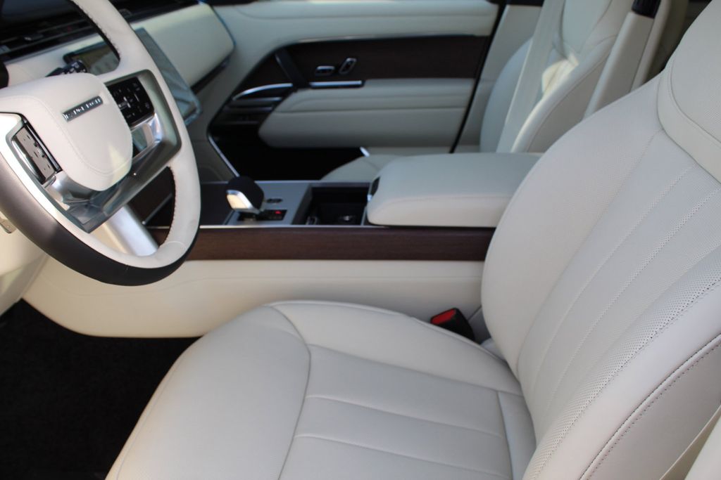 2025 Land Rover Range Rover SE - Photo 34