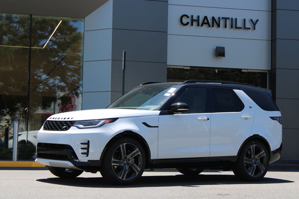 2026 Land Rover Discovery P300 Dynamic SE's photo