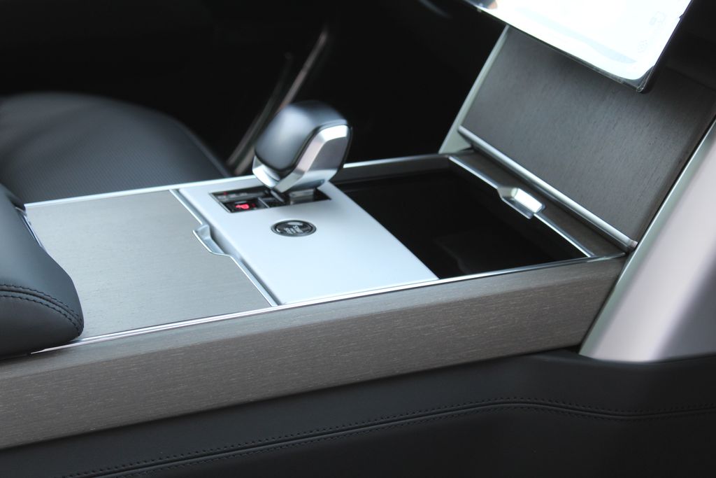 2026 Land Rover Range Rover SV - Photo 11