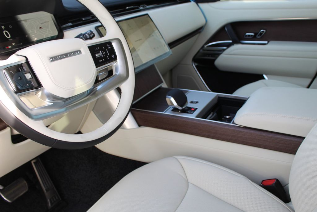 2025 Land Rover Range Rover SE - Photo 27