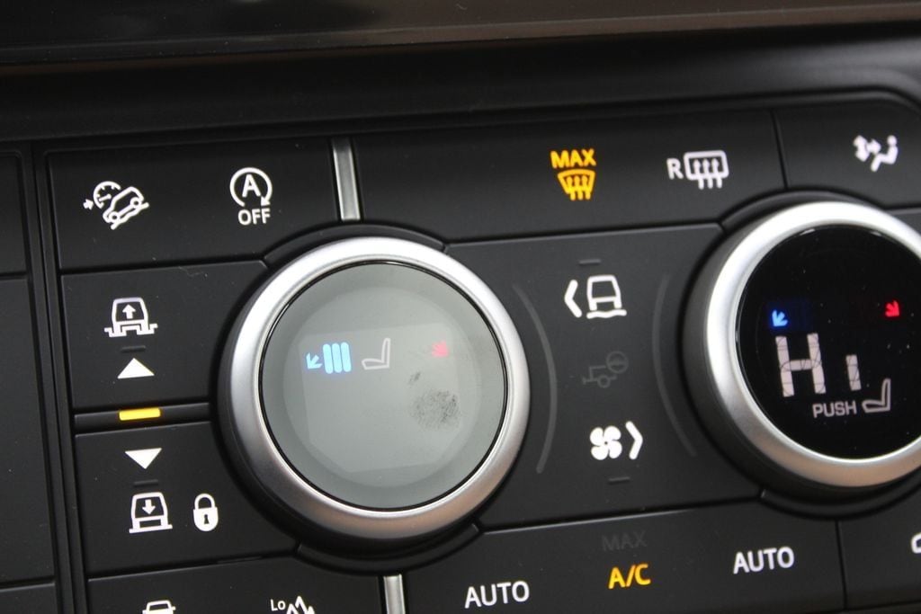 2026 Land Rover Defender X-Dynamic SE - Photo 48