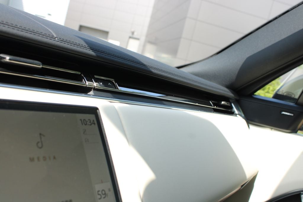 2026 Land Rover Range Rover SE - Photo 10