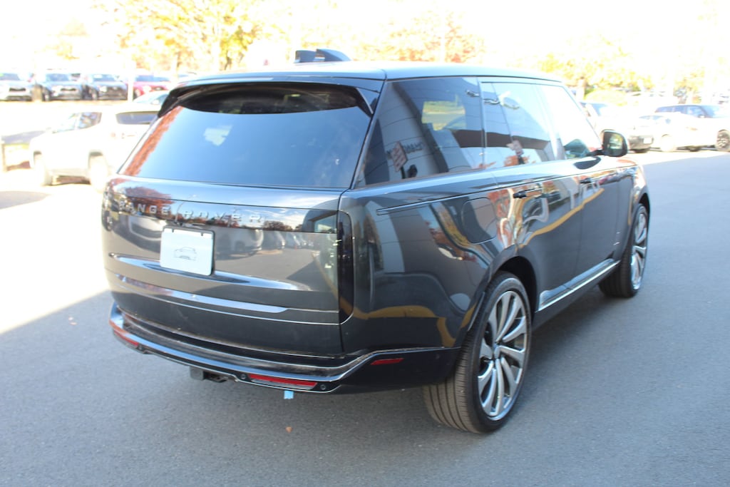 New 2025 Land Rover Range Rover SE 530PS SUV