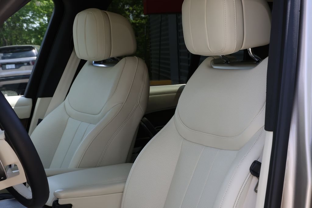 2025 Land Rover Range Rover SE - Photo 16