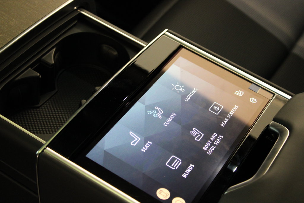 2026 Land Rover Range Rover SV - Photo 22