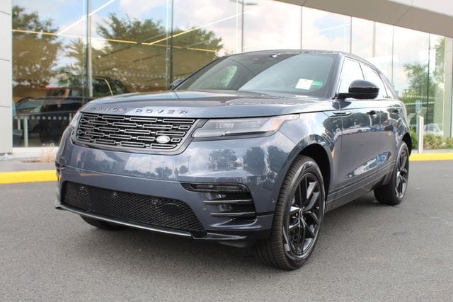 2026 Land Rover Range Rover Velar Dynamic SE's photo
