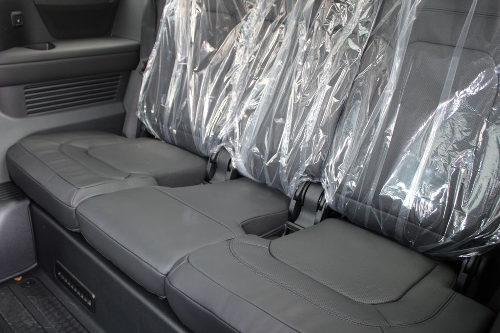 2026 Land Rover Defender X-Dynamic SE - Photo 22