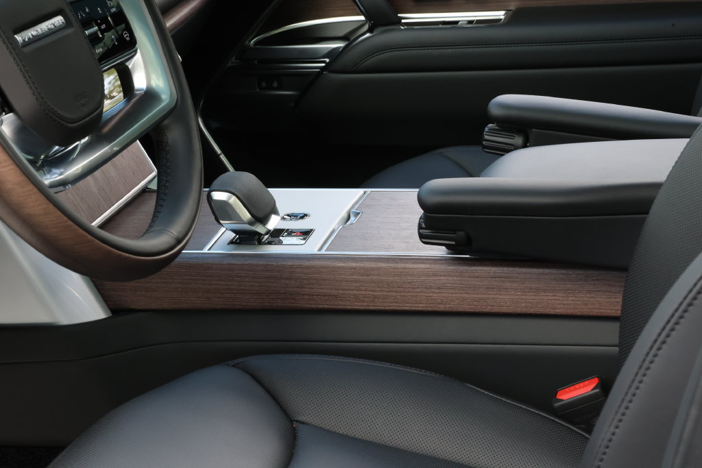 2026 Land Rover Range Rover SE - Photo 10