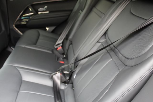 2025 Land Rover Range Rover Sport P360 SE photo 4