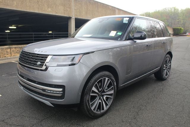 2025 Land Rover Range Rover SE's photo
