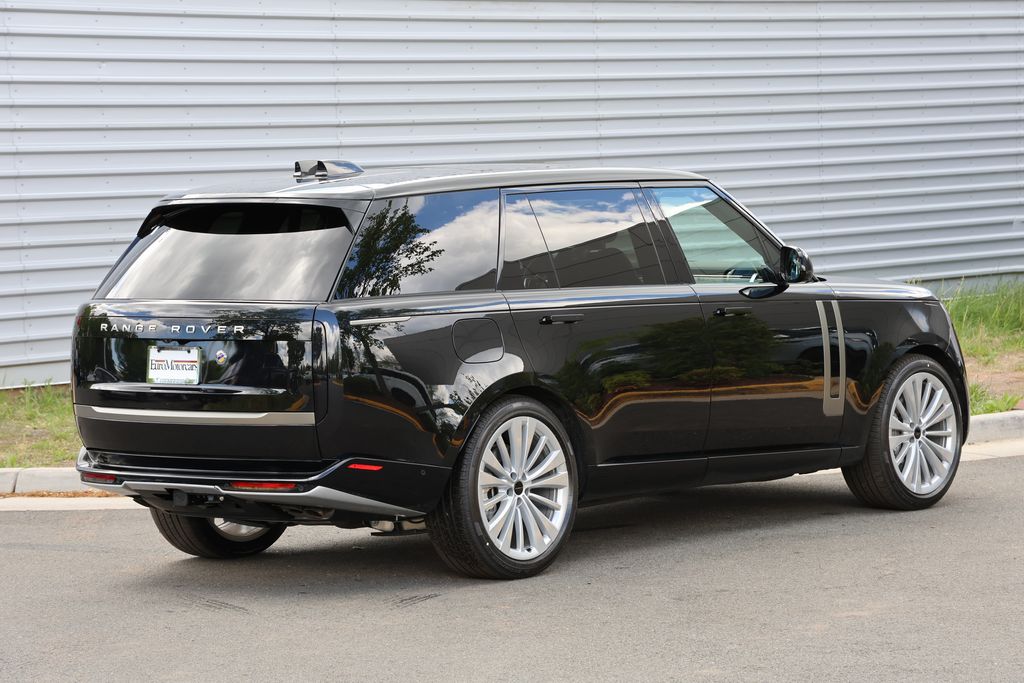 2026 Land Rover Range Rover SE - Photo 5
