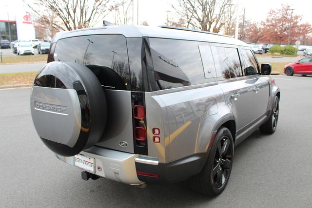 2023 Land Rover Defender 130 S photo 2