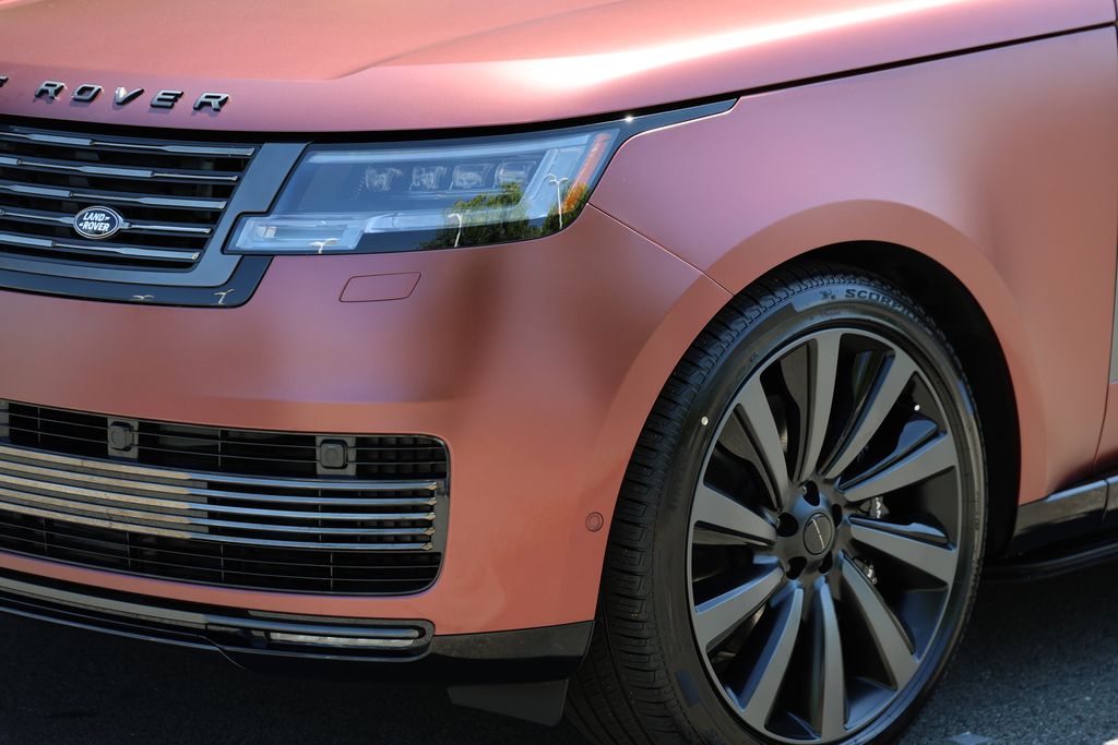 2026 Land Rover Range Rover SV - Photo 3