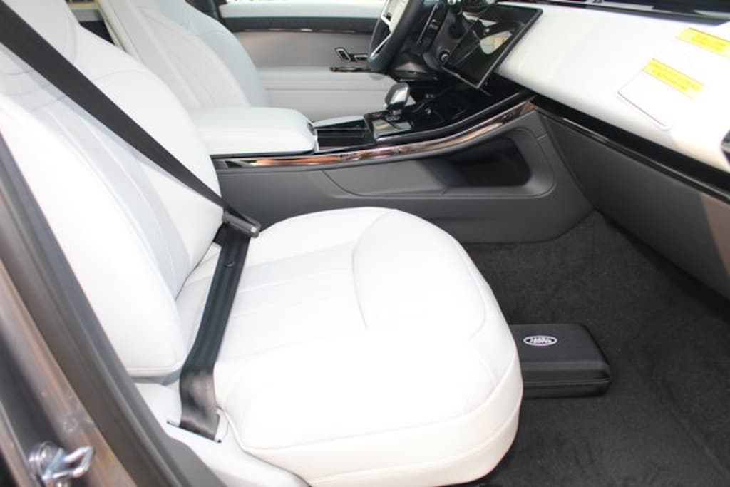 New 2025 Land Rover Range Rover Sport SE SUV