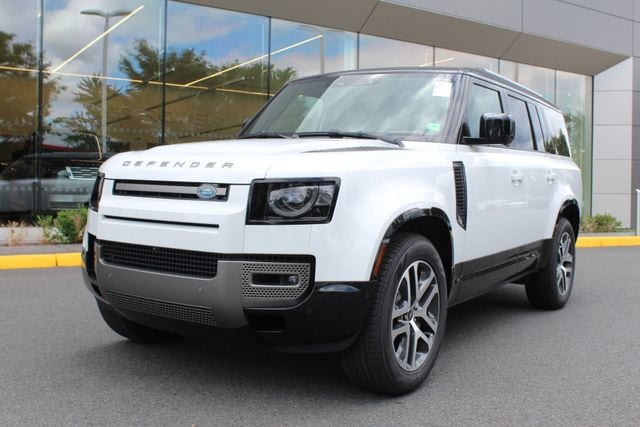 2025 Land Rover Defender X-Dynamic SE's photo