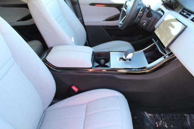 2025 Land Rover Range Rover Evoque S photo 2