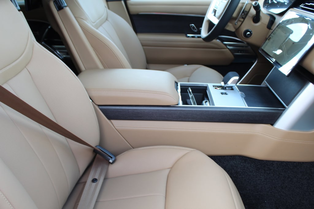 New 2025 Land Rover Range Rover SE 530PS SUV