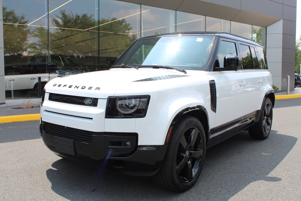 Used 2025 Land Rover Defender 110 X-Dynamic SE SUV