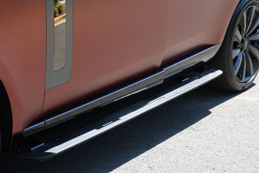 2026 Land Rover Range Rover SV - Photo 8