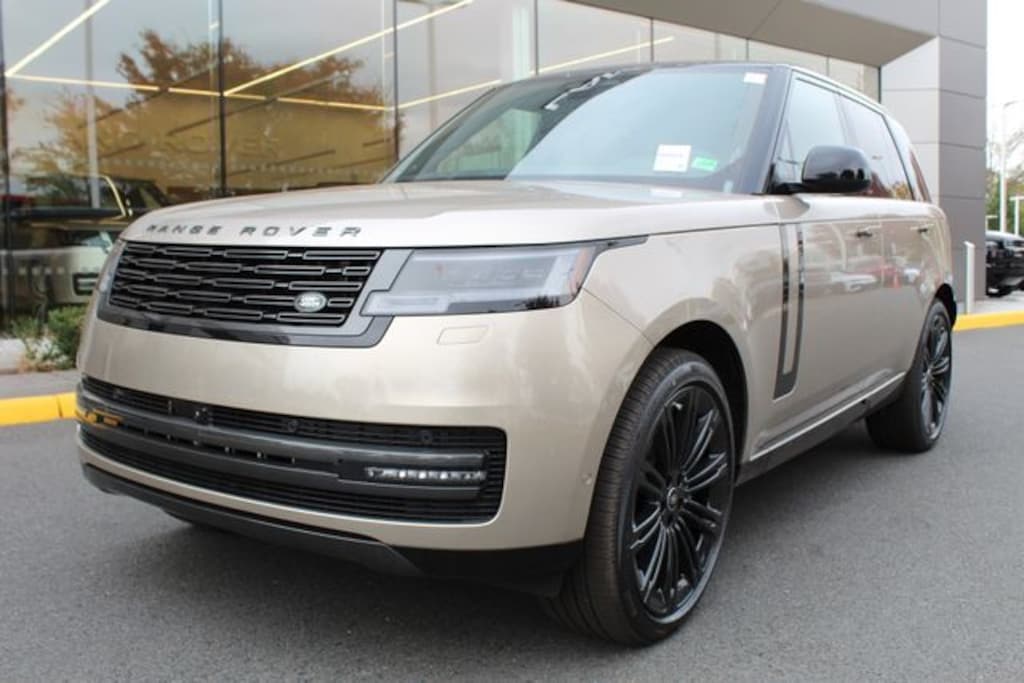 New 2025 Land Rover Range Rover SE SUV