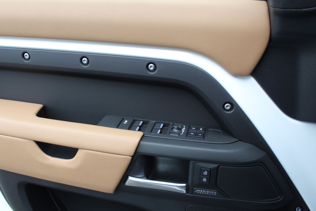 2026 Land Rover Defender X-Dynamic SE - Photo 49
