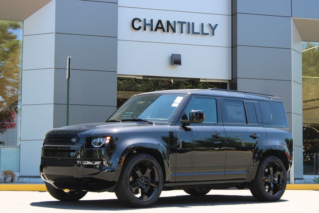 2026 Land Rover Defender 110 X-Dynamic SE P400's photo