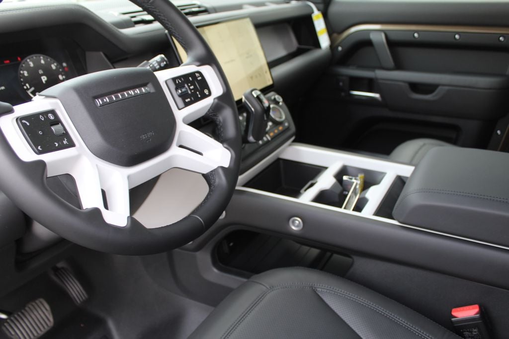 2026 Land Rover Defender X-Dynamic SE - Photo 12