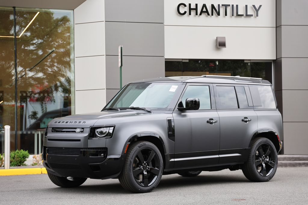 2026 Land Rover Defender 110 X-Dynamic SE P400's photo