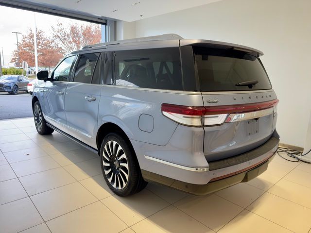 2022 Lincoln Navigator Black Label photo 3