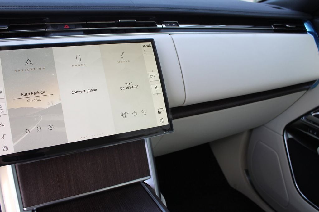 2025 Land Rover Range Rover SE - Photo 28