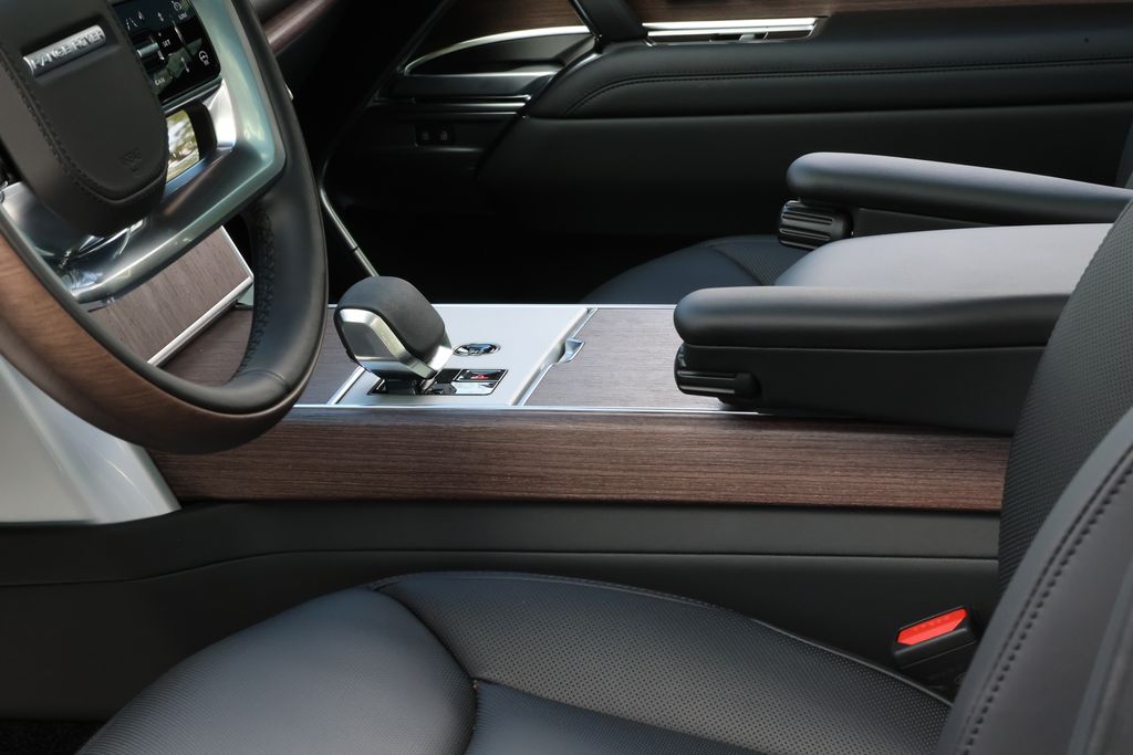 2026 Land Rover Range Rover SE - Photo 9