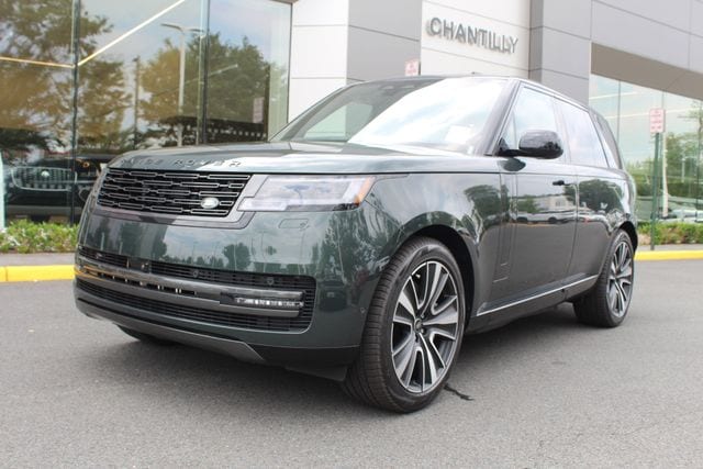 2025 Land Rover Range Rover SE's photo