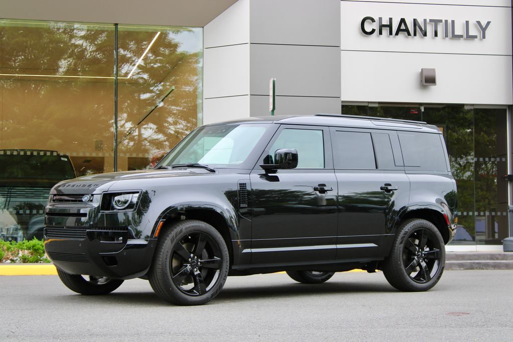 2026 Land Rover Defender 110 X-Dynamic SE P400's photo