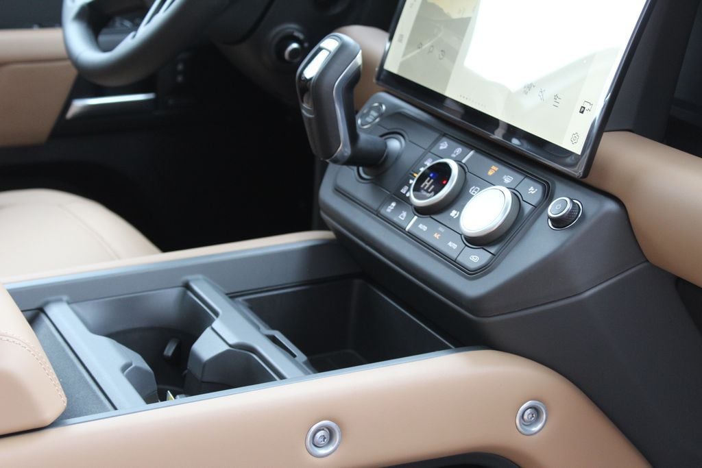 2026 Land Rover Defender X-Dynamic SE - Photo 55