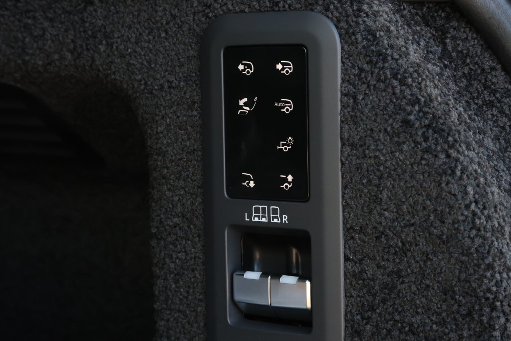 2026 Land Rover Range Rover SV - Photo 11