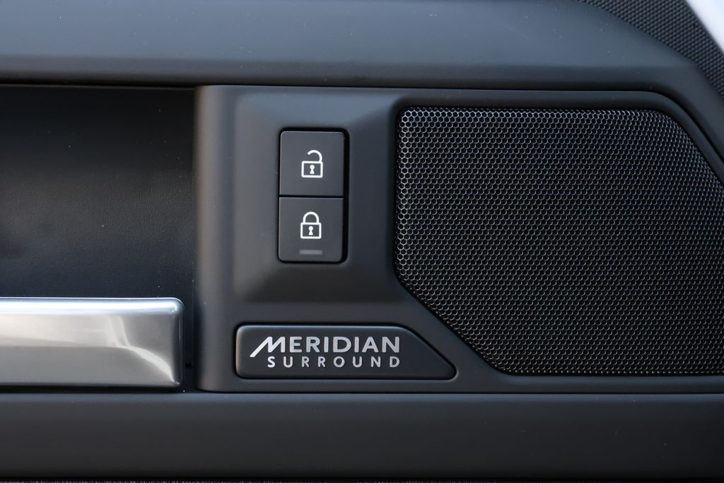 2026 Land Rover Defender X-Dynamic SE - Photo 32