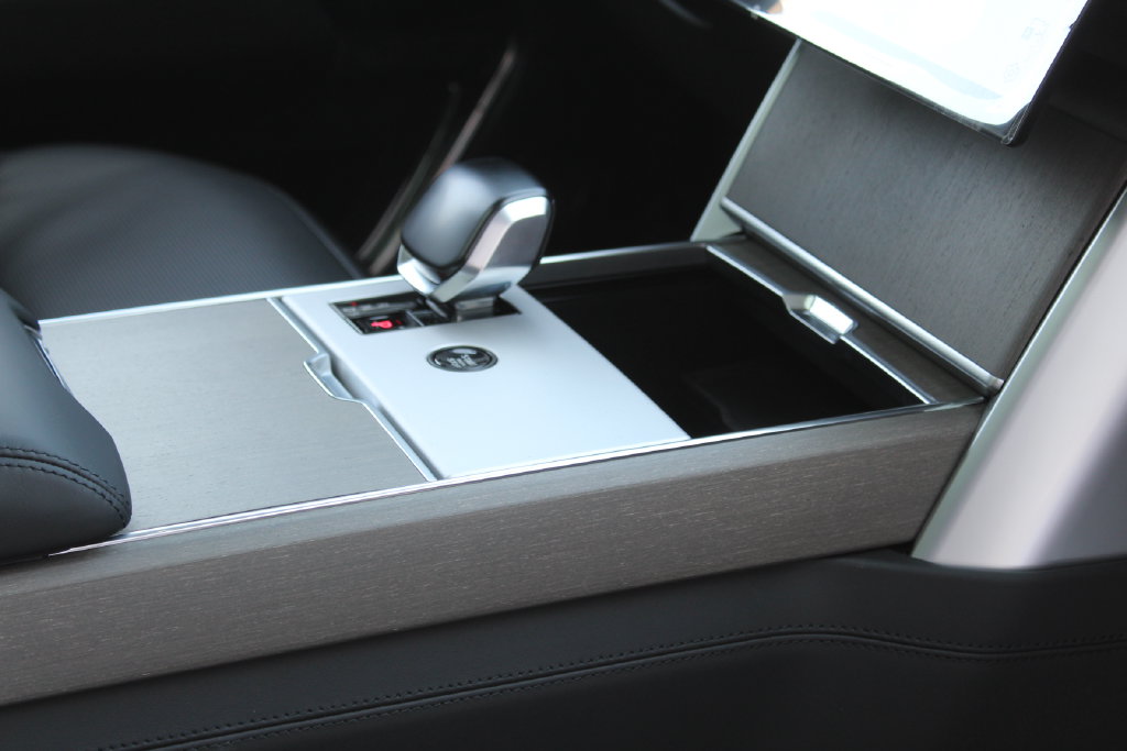 2026 Land Rover Range Rover SV - Photo 12